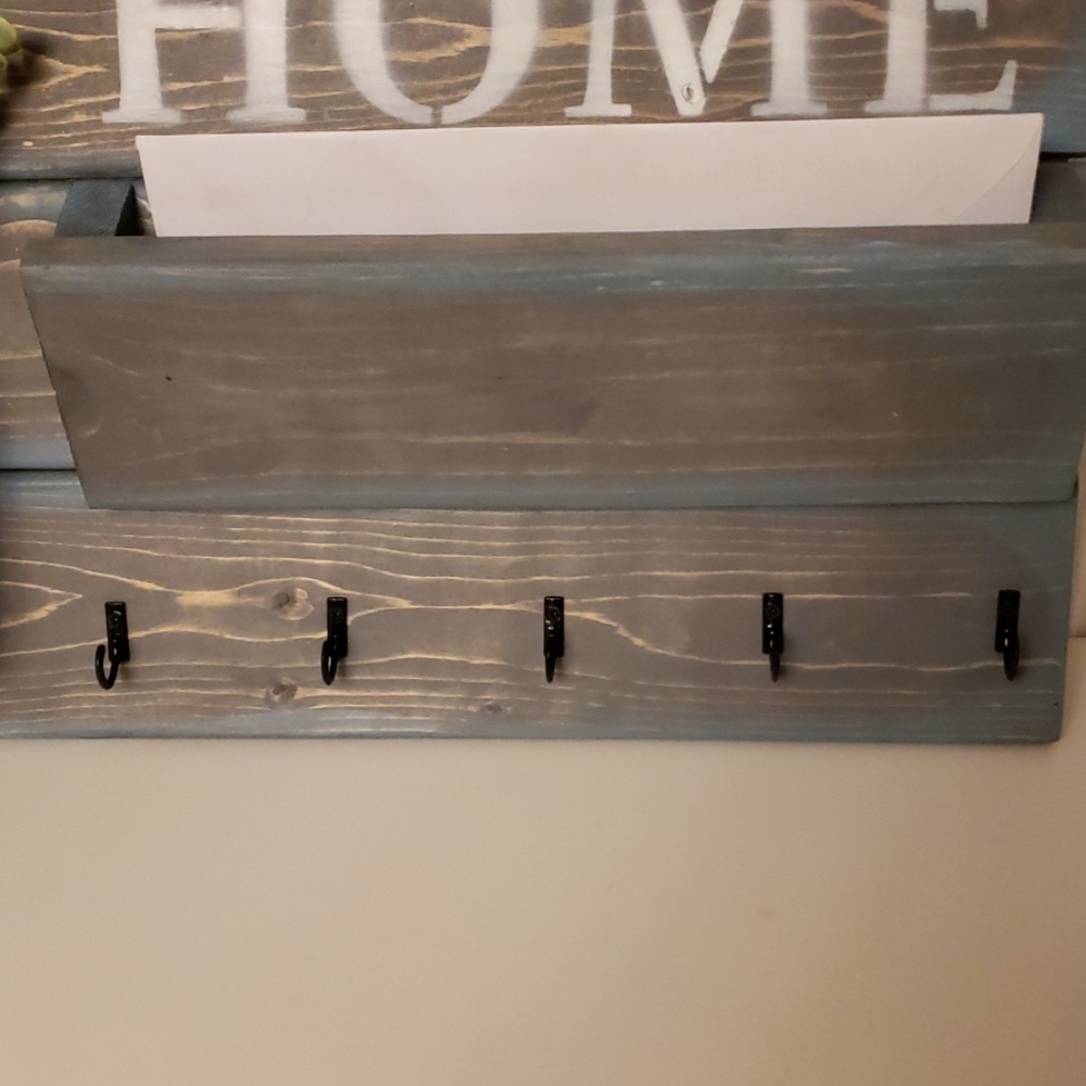 Mail holder - Picture 3 of 4